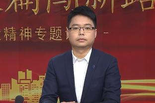 狄龙试图切球被吹犯规 向裁判抱怨还吃到技犯